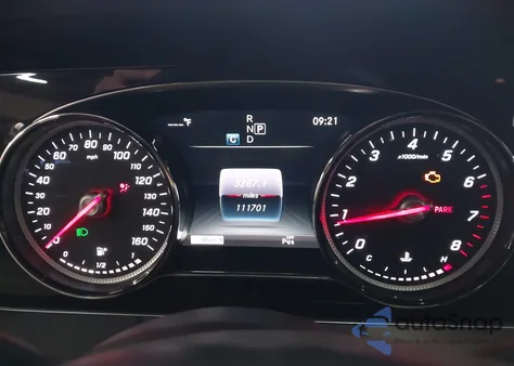 2018 Mercedes-Benz E 300 из США, поврежденный, VIN WDDZF4JB8JA339619